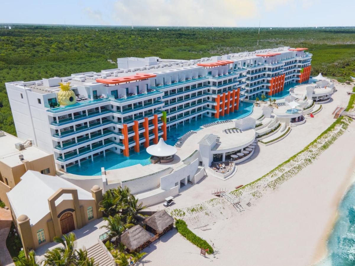 Nickelodeon Hotels & Resorts Riviera Maya Puerto Morelos Exterior foto Aerial view of the hotel